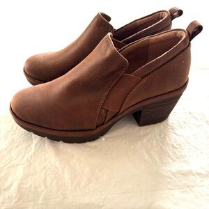 Eurosoft Temira Brown Vegan leather Slip-On Clog Mules SZ 7 NWOT